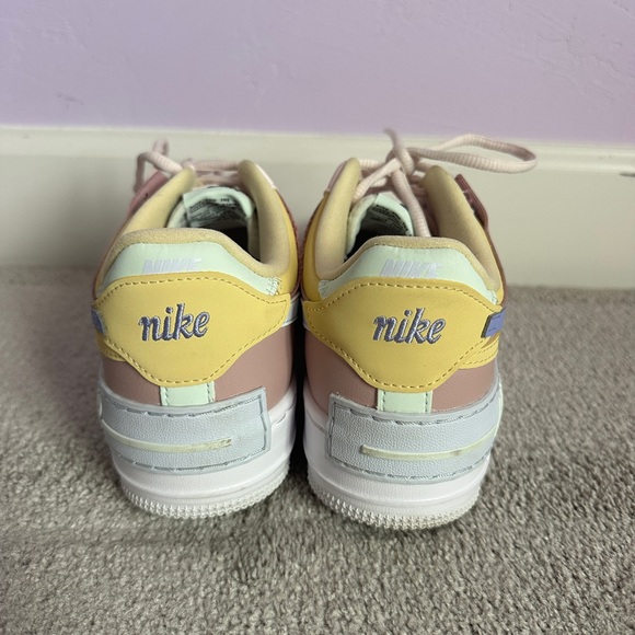 Nike Air Force 1 - Picture 6 of 10